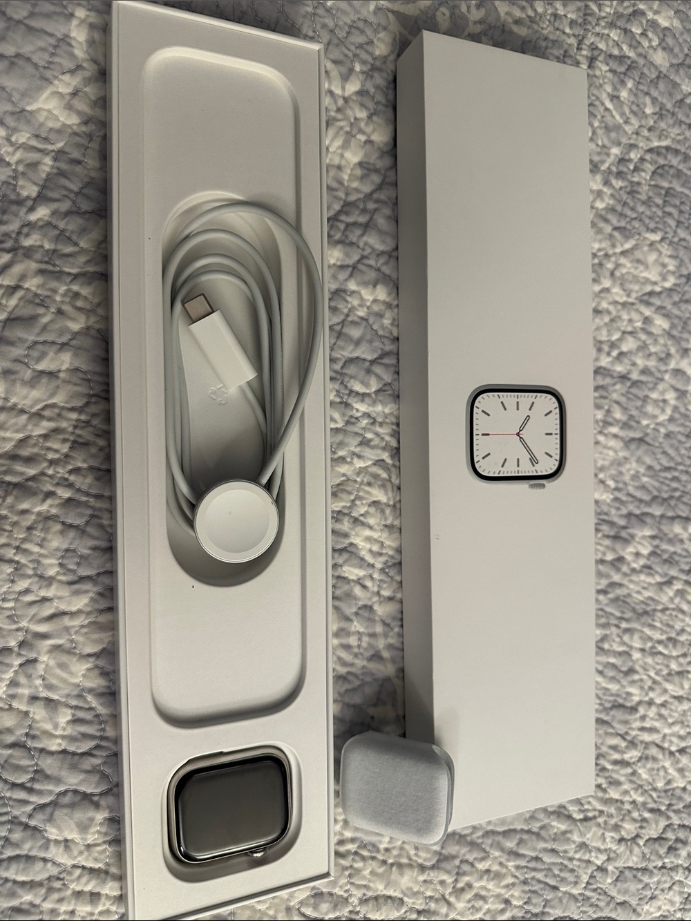 Apple Watch Series 7, 41mm silver stainless steel with GPS+Cellular, USB-C cable